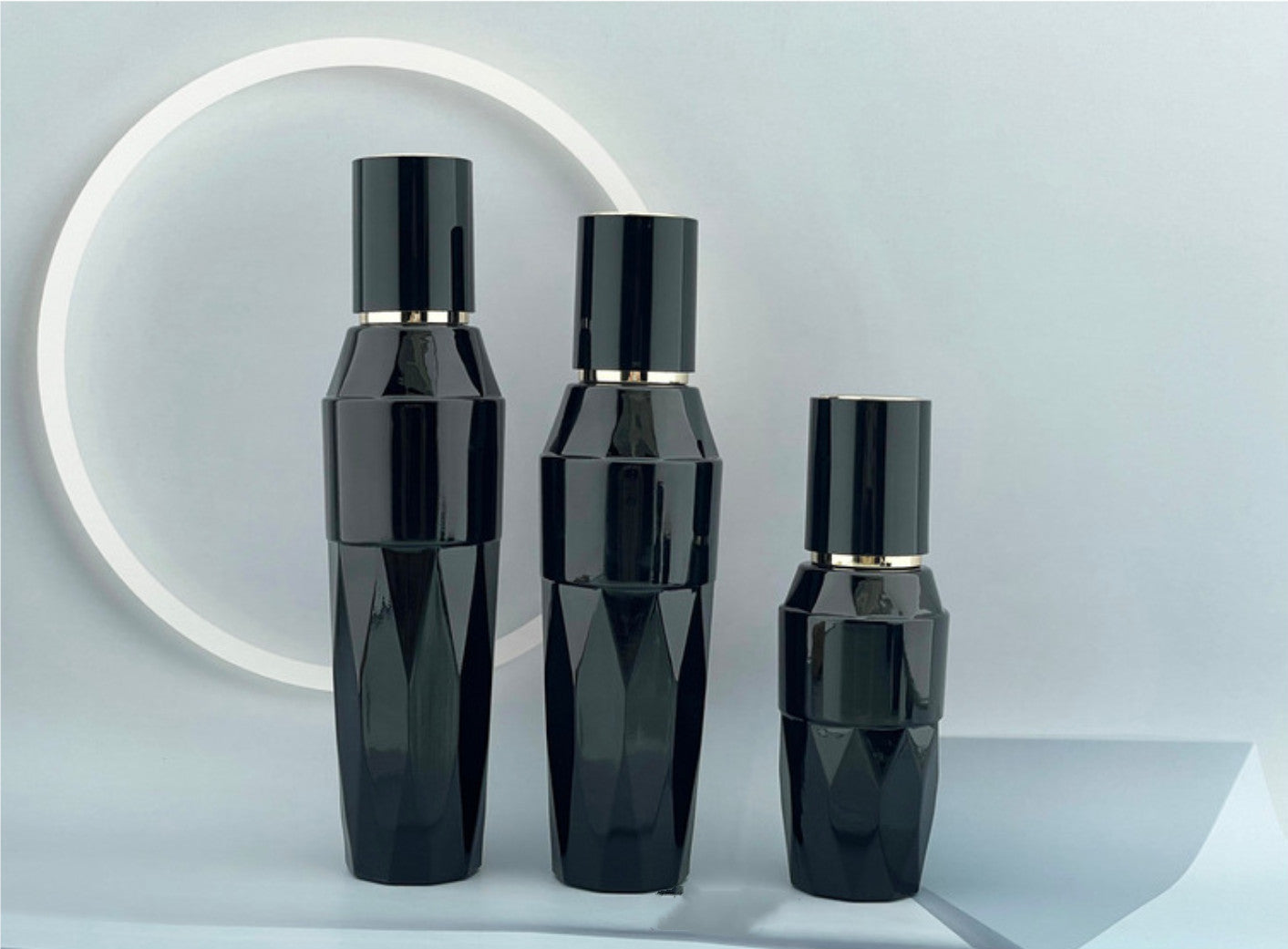 Unique make up bottle shining black cap glass 30g 50g 40ml 100ml 120 ml modern special shape cosmetic bottle glass jars and bottles