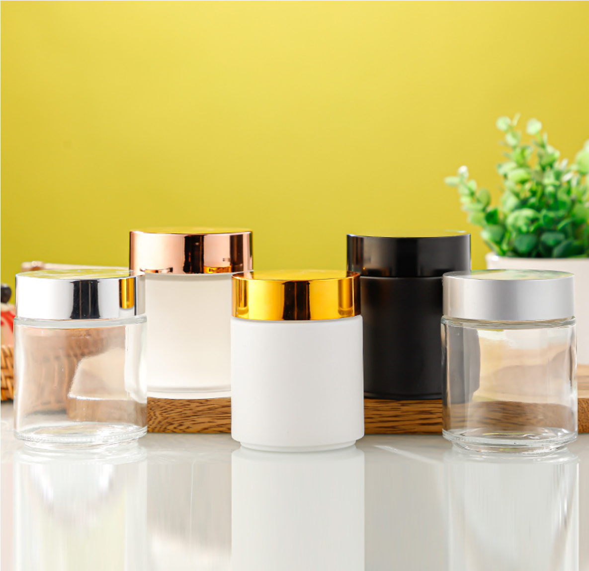 2024 hot selling skin care package round cosmetic frosted glass cream jar with lid wholesale