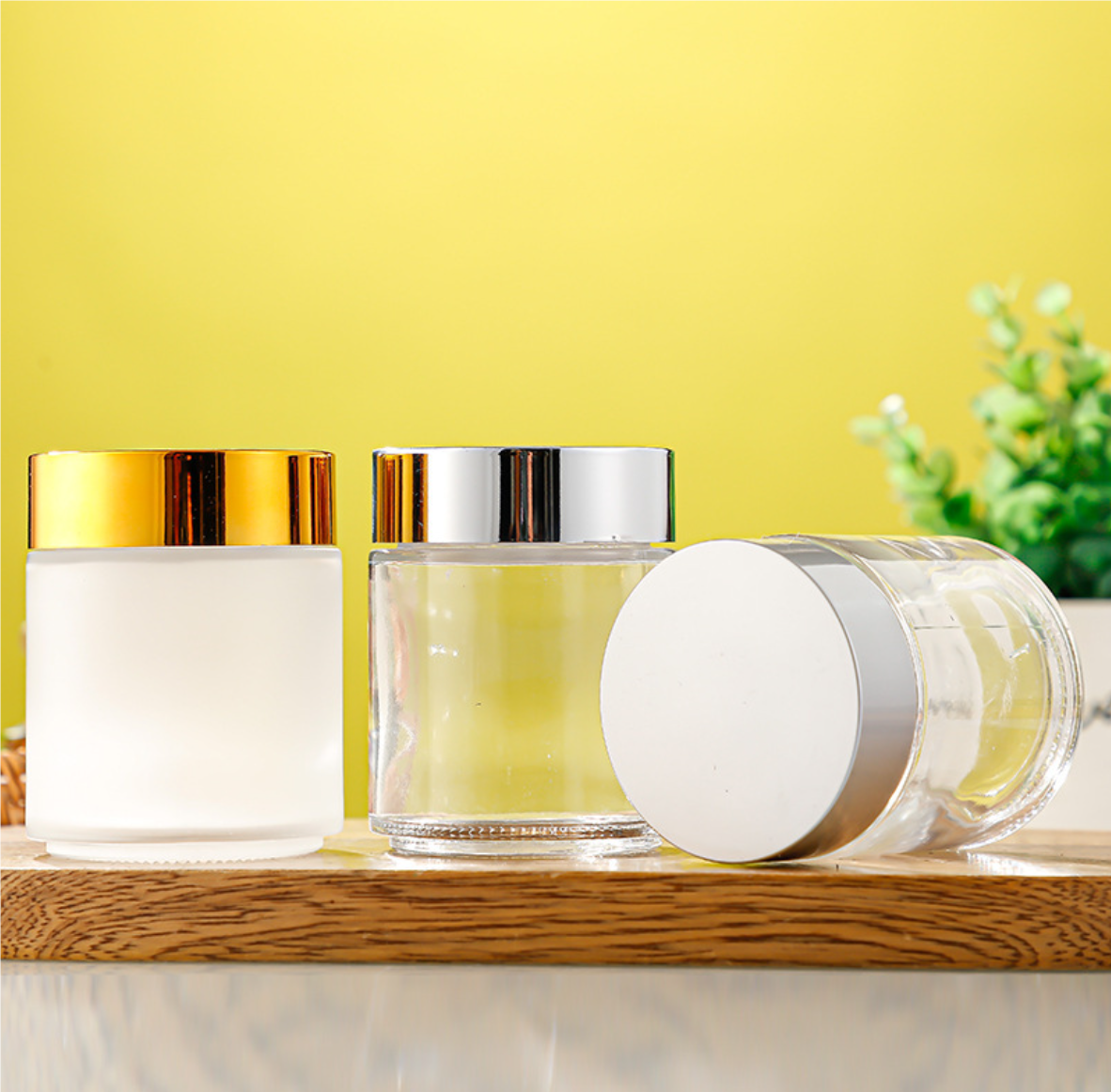 2024 hot selling skin care package round cosmetic frosted glass cream jar with lid wholesale